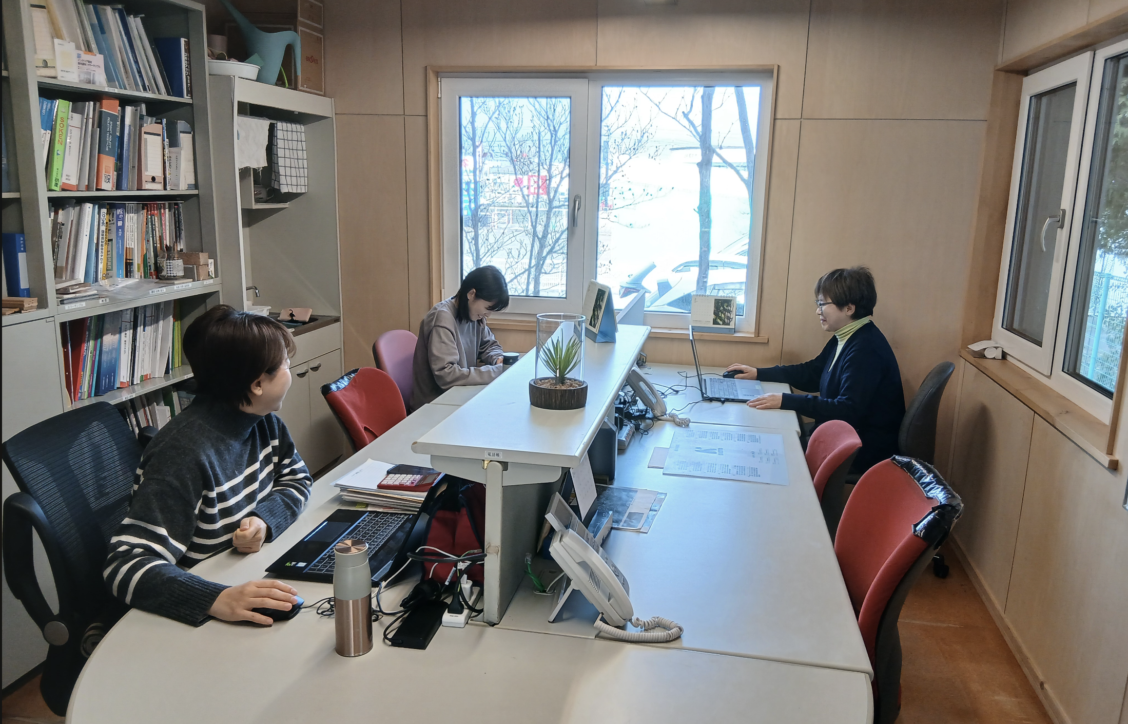 株式会社ヴァルト大豆島展示場内オフィス内の様子